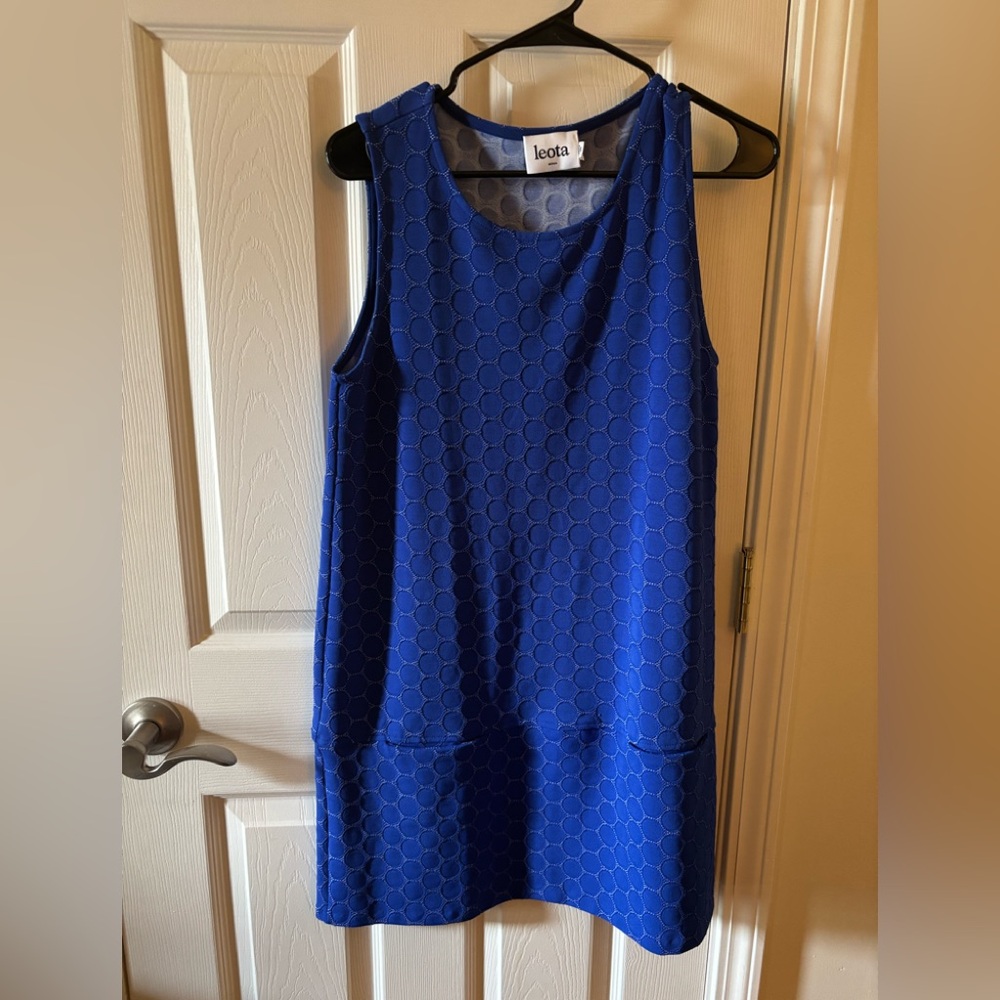 Leota blue dress with pockets in knit pattern